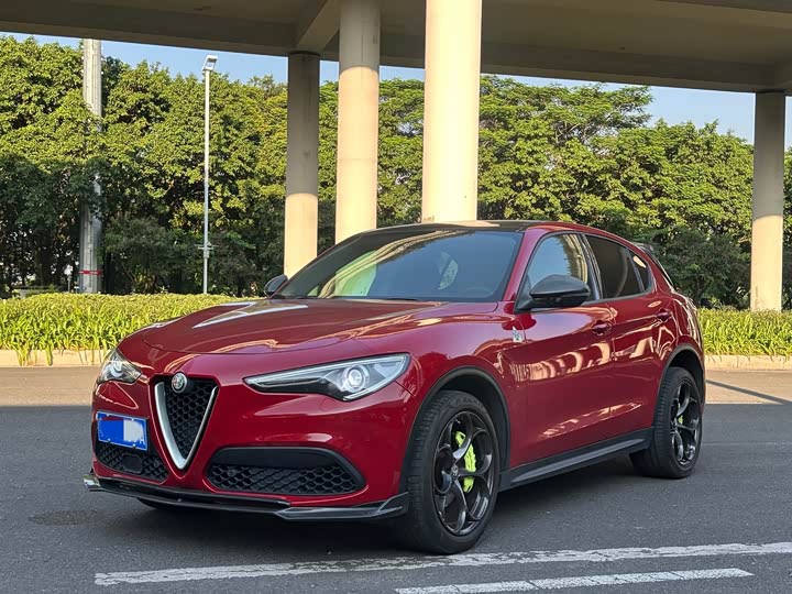Alfa Romeo Stelvio 2017 2.0T 200HP jing ying ban