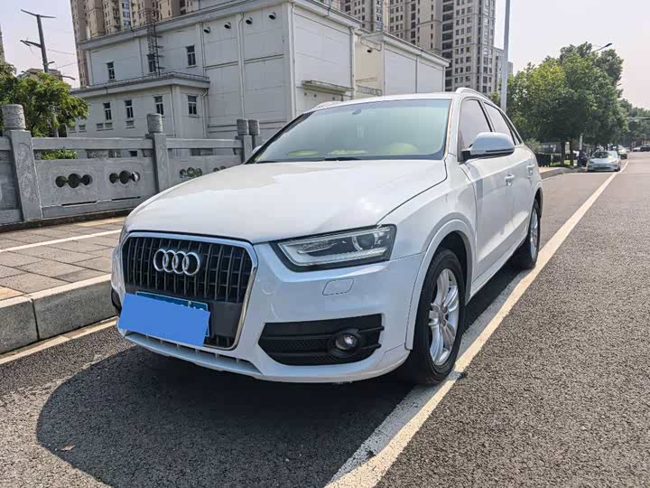 Audi Q3 2015 35 TFSI Комфорт
