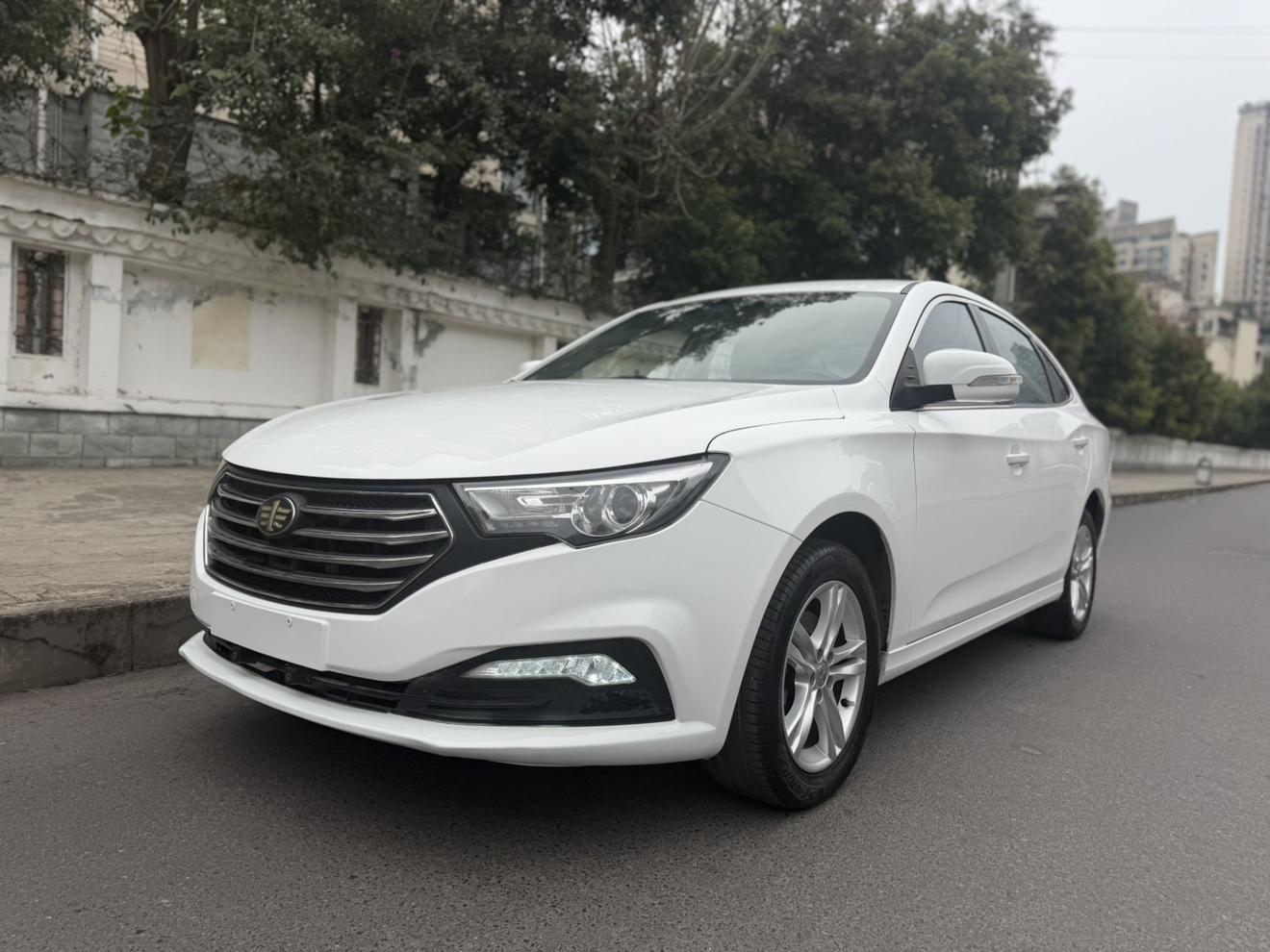 Bestune B30 2016 1.6L АКПП shi zhou year ji nian ban