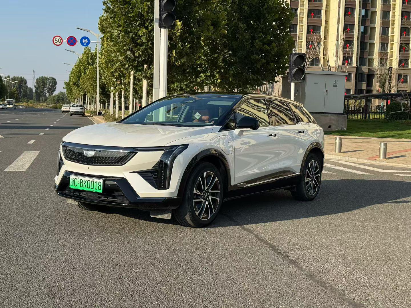 Cadillac Optiq 2024 AWD zhang xu hang ban