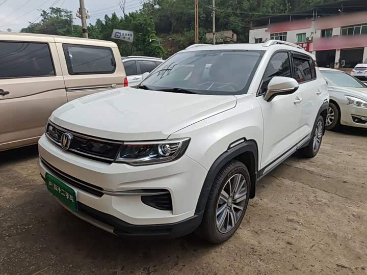 Changan CS35PLUS 2019 1.6L МКПП chang lian ban