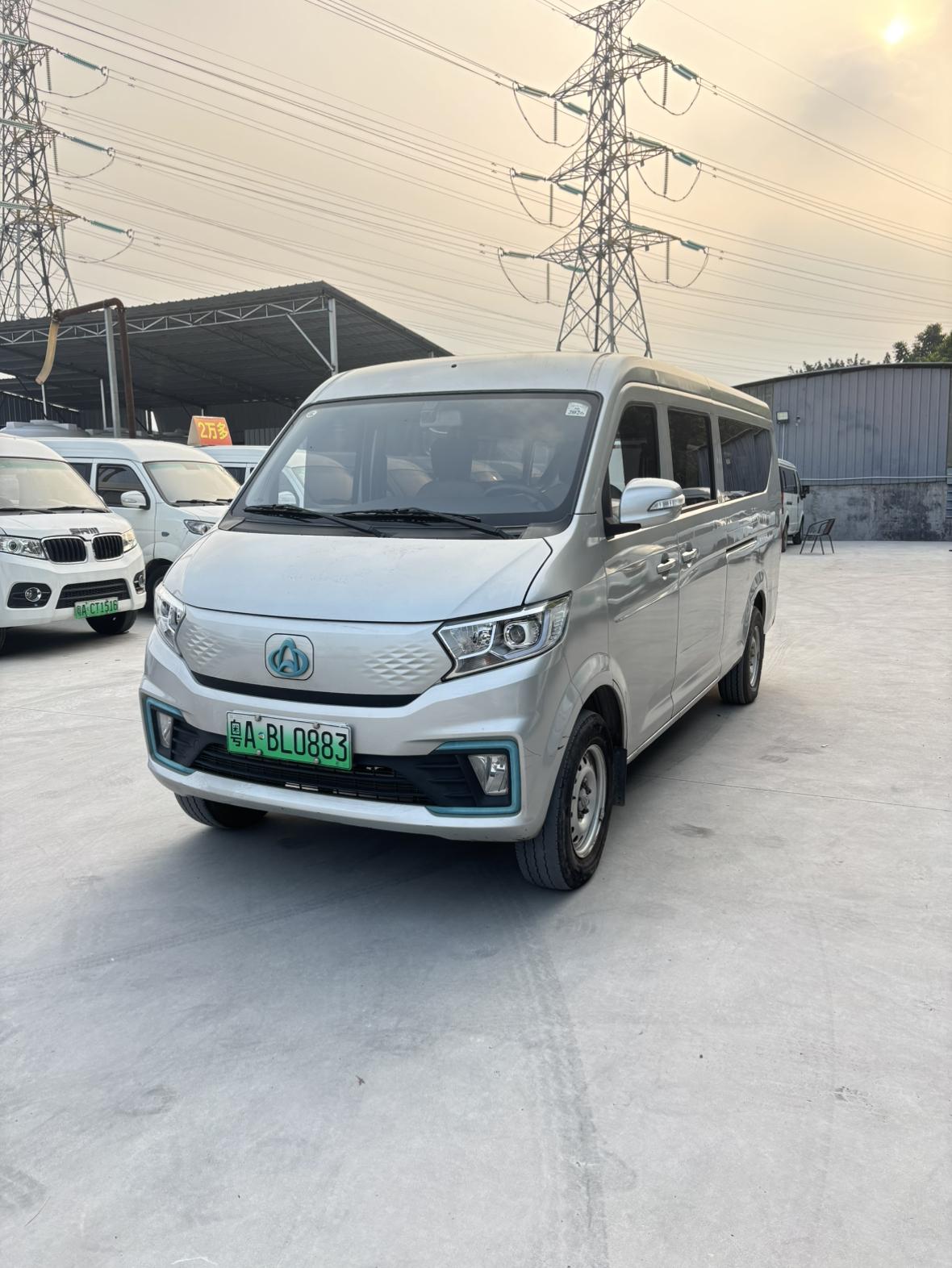 Changan Kuayue kua yue xing V7 EV 2024 316km dui kai men Люкс 6 seats