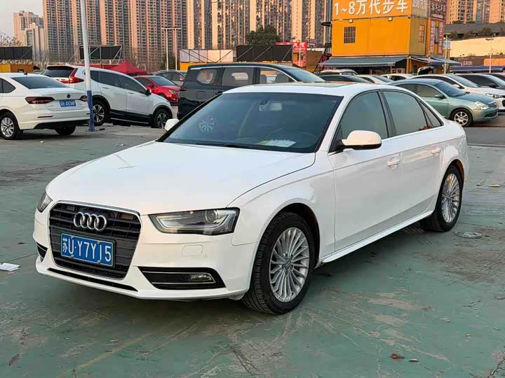 Audi A4L 2015 35 TFSI АКПП Комфорт