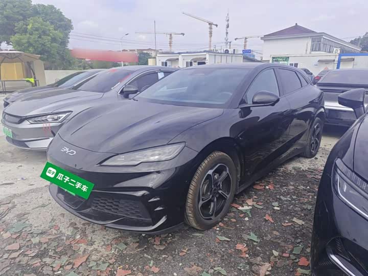 BYD Seal 06GT 2025 605 re lang ban