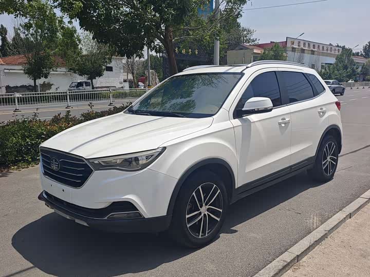 Bestune X40 2018 wang hong ban 1.6L АКПП Люкс