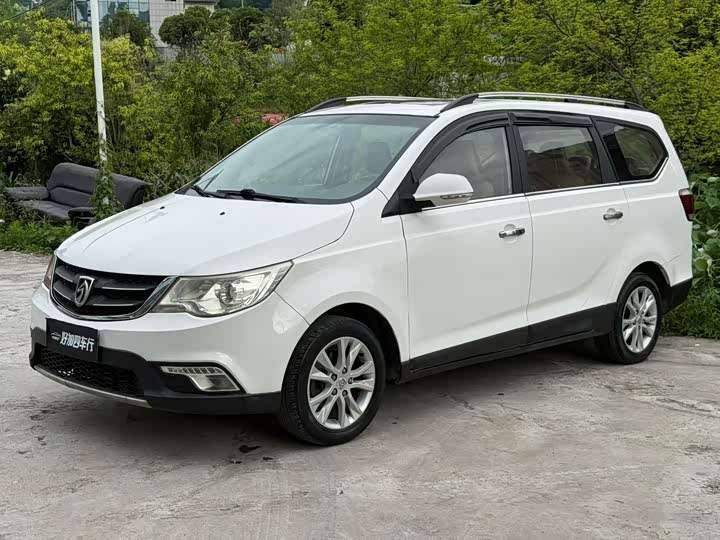Baojun 730 2014 1.5L МКПП hao hua dao hang ESP ban 7 seats