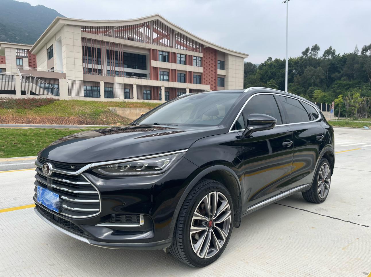 BYD Tang 2018 2.0T АКПП zhi lian zun yue xing 7 seats guo V