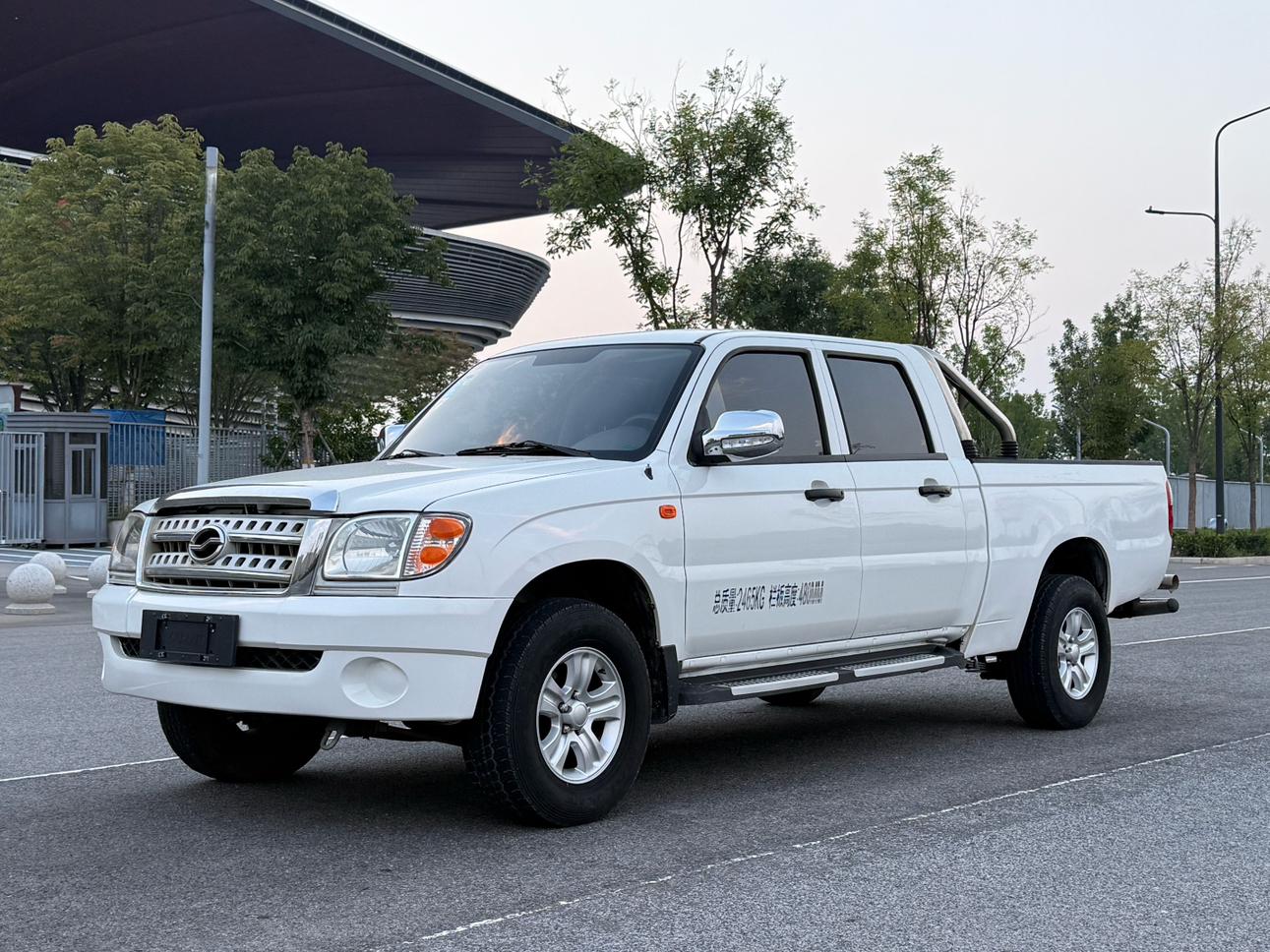 ZX Auto wei hu 2018 2.5T yue ye ban Diesel guo V liang qu biao zhun xing zhong shuang SD4V25R-100