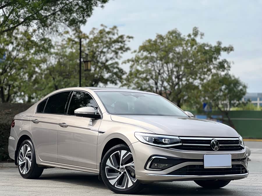 2023 Volkswagen Bora 300TSI DSG Premium Edition