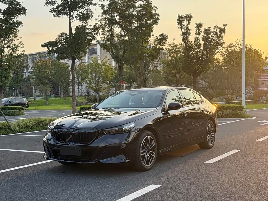 2026 BMW 5 Series 525Li M Sport Package