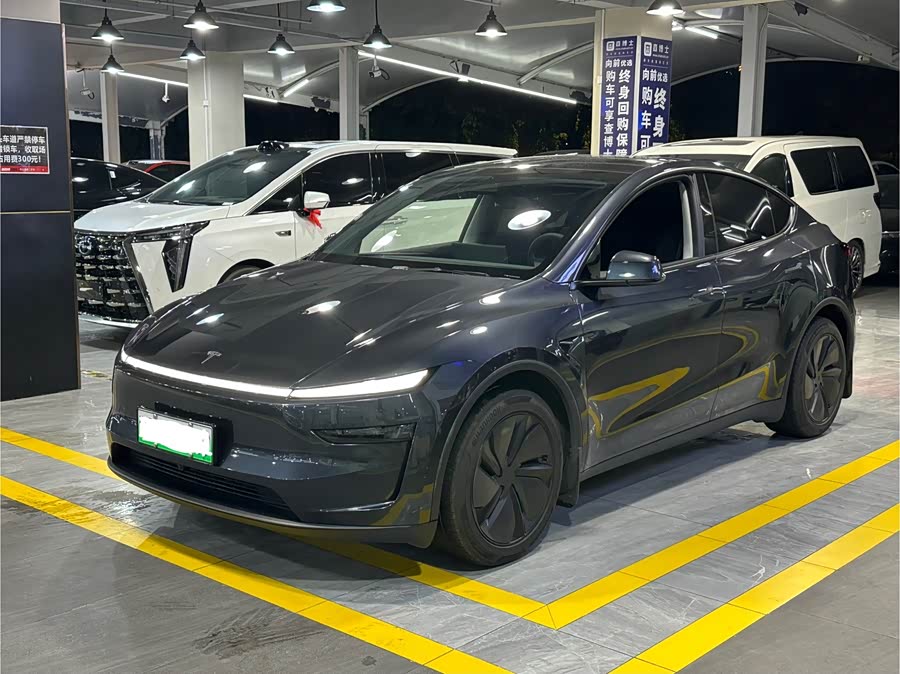 Model Y 2025 Long Range All-Wheel Drive First Edition