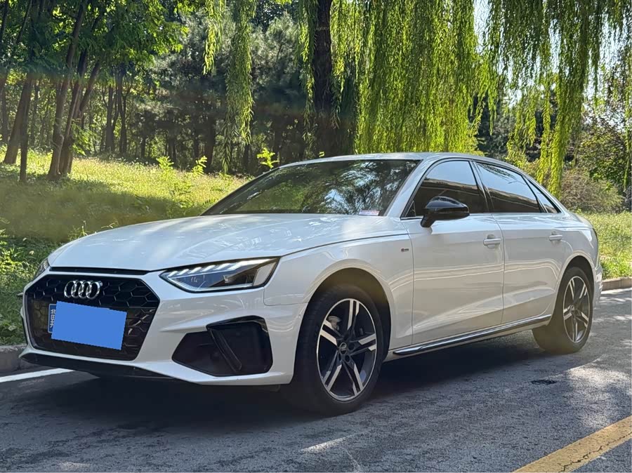 Audi A4L 2022 40 TFSI Luxury Elegance