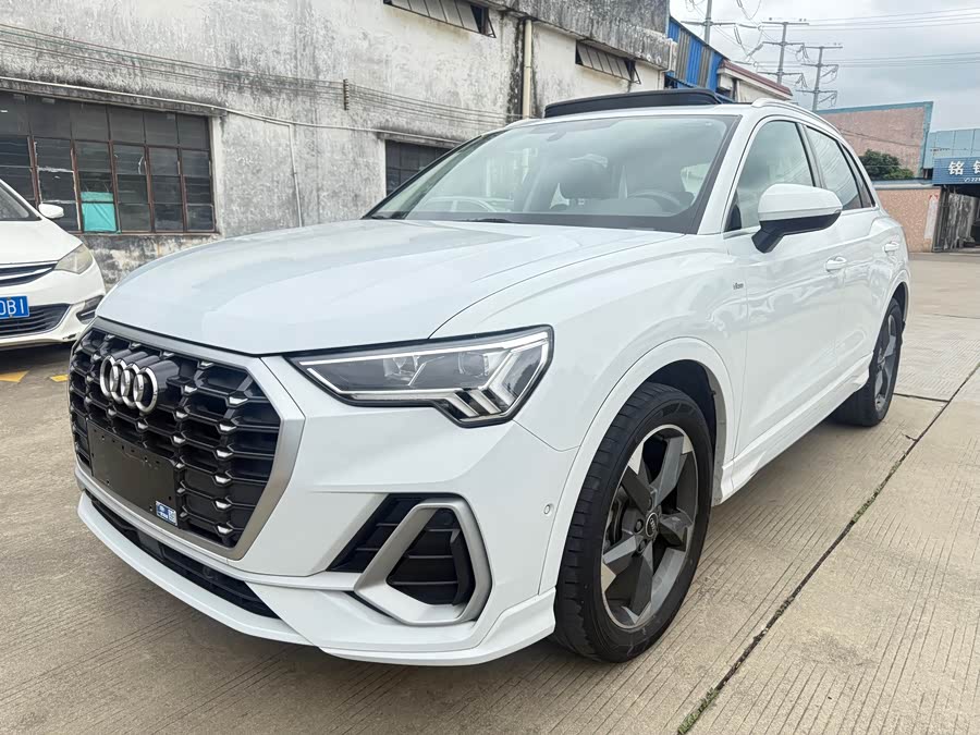 Audi Q3 2022 35 TFSI Fashion Dynamic Edition