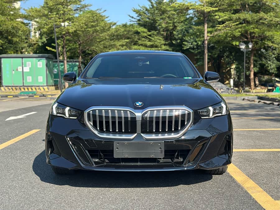 2025 BMW 5 Series 530Li Leading Edition M Sport Package