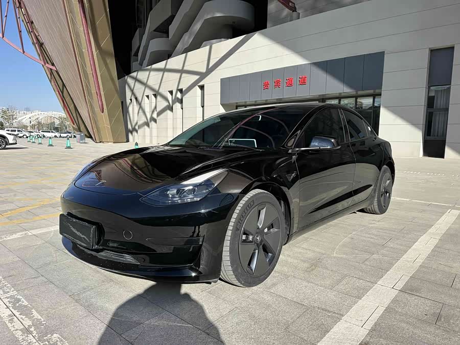 Model 3 2022 Rear-Wheel Drive