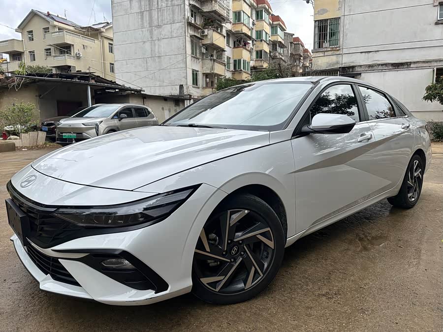 Hyundai Elantra 2023 1.5L CVT GLX Elite Edition