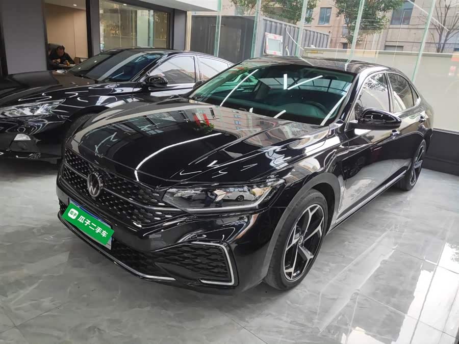 2023 Passat Facelift 330TSI Starry Sky Elite Edition