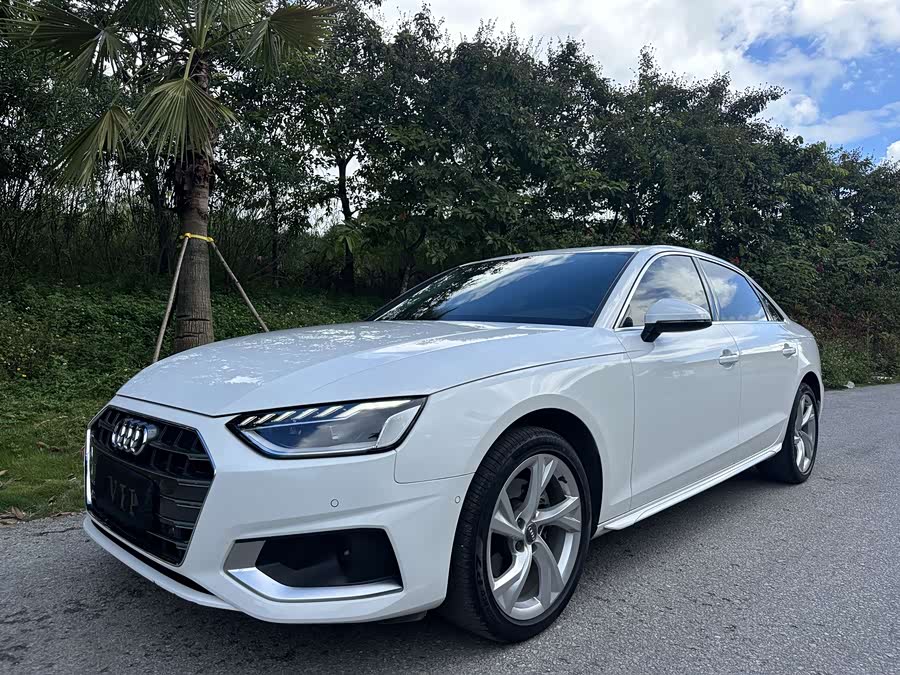 Audi A4L 2022 40 TFSI Luxury Elegance