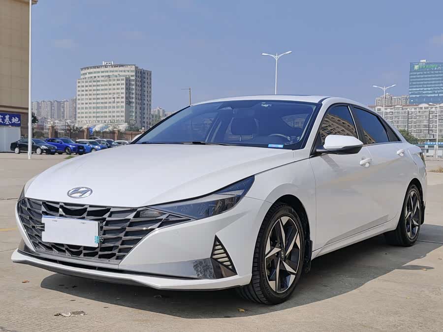 Hyundai Elantra 2021 1.5L CVT LUX Premium Edition