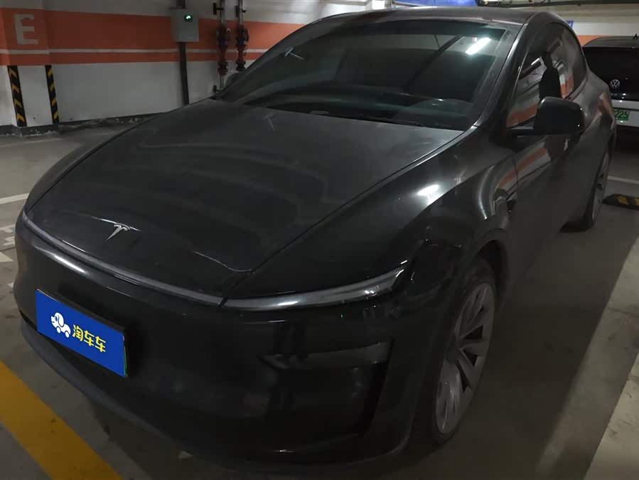 Model Y 2025 Rear-Wheel Drive First Edition