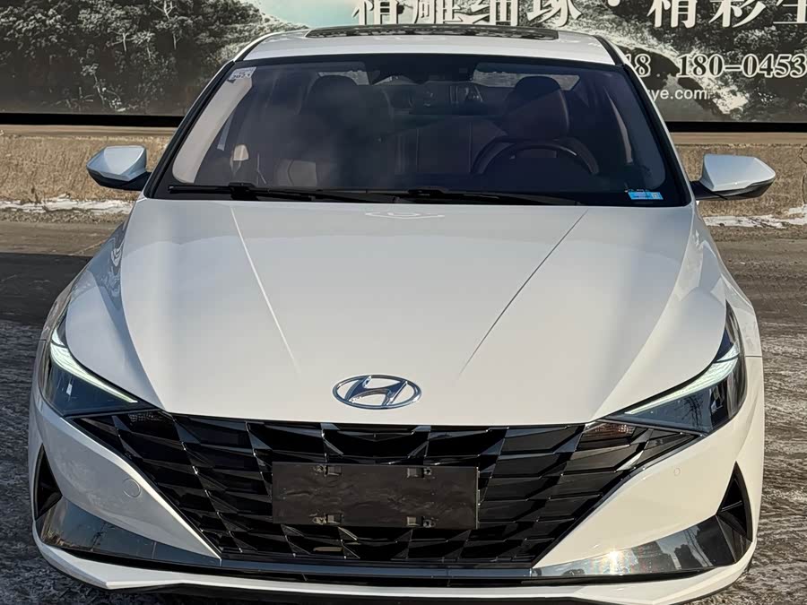 Hyundai Elantra 2021 1.5L CVT LUX Premium Edition