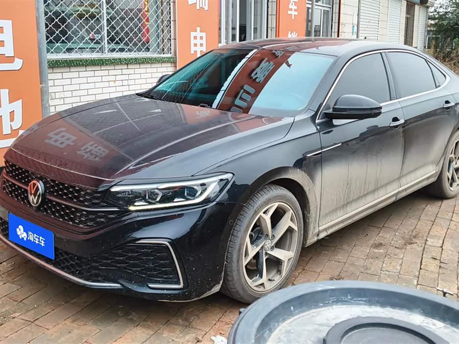 2022 Volkswagen Passat 330TSI Starry Sky Premium Edition