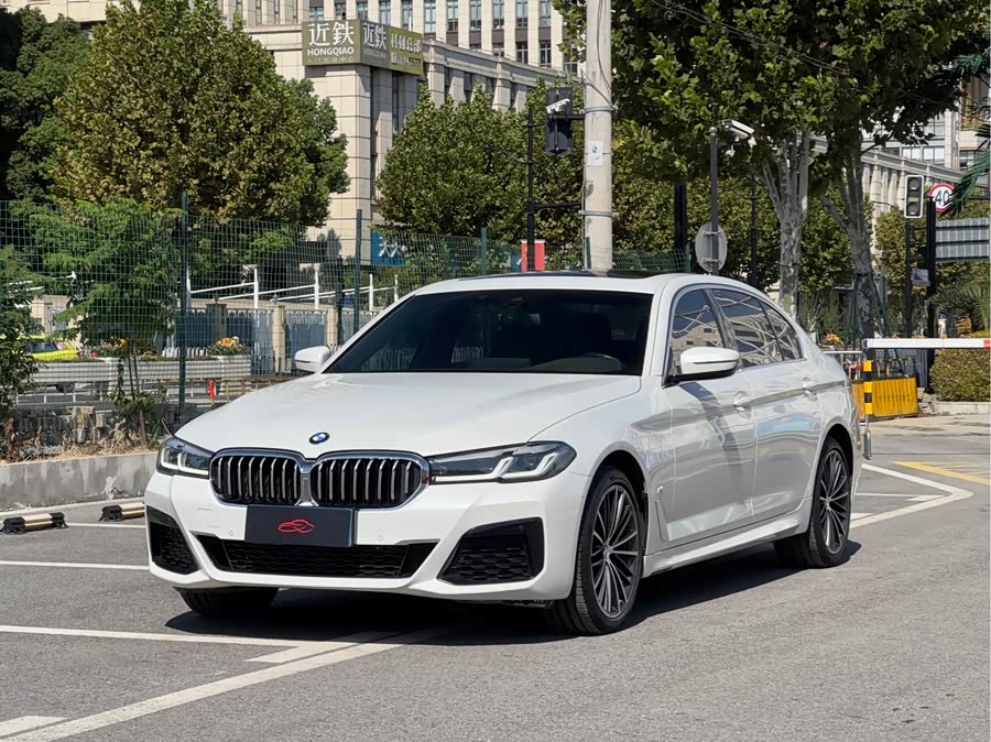 2022 BMW 5 Series 530Li Leading Edition M Sport Package