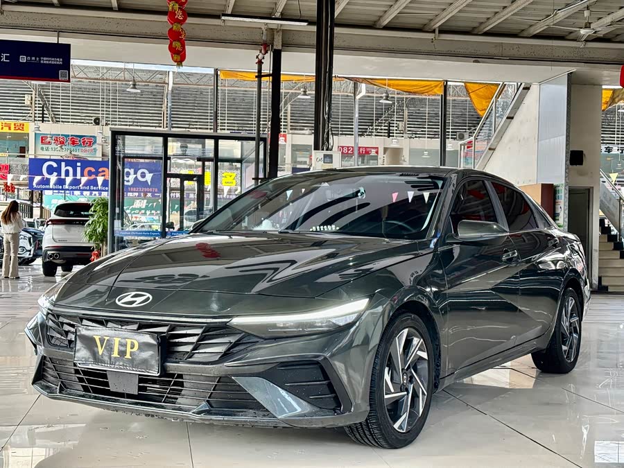 Hyundai Elantra 2023 1.5L CVT LUX Premium Edition