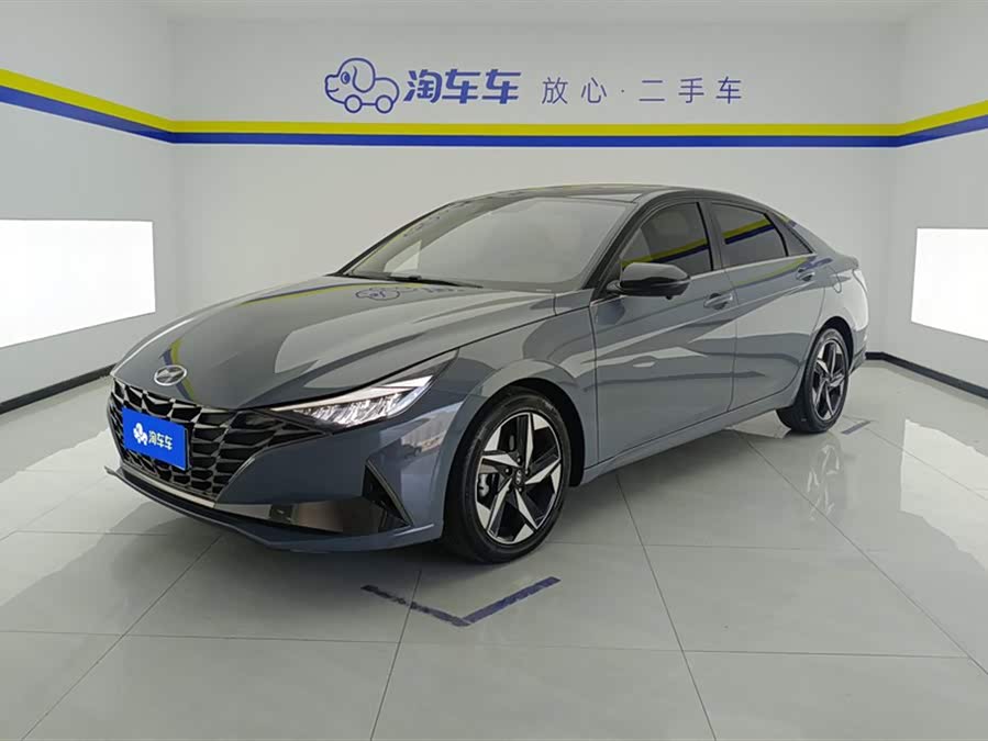 Hyundai Elantra 2022 1.5L CVT LUX Premium Edition