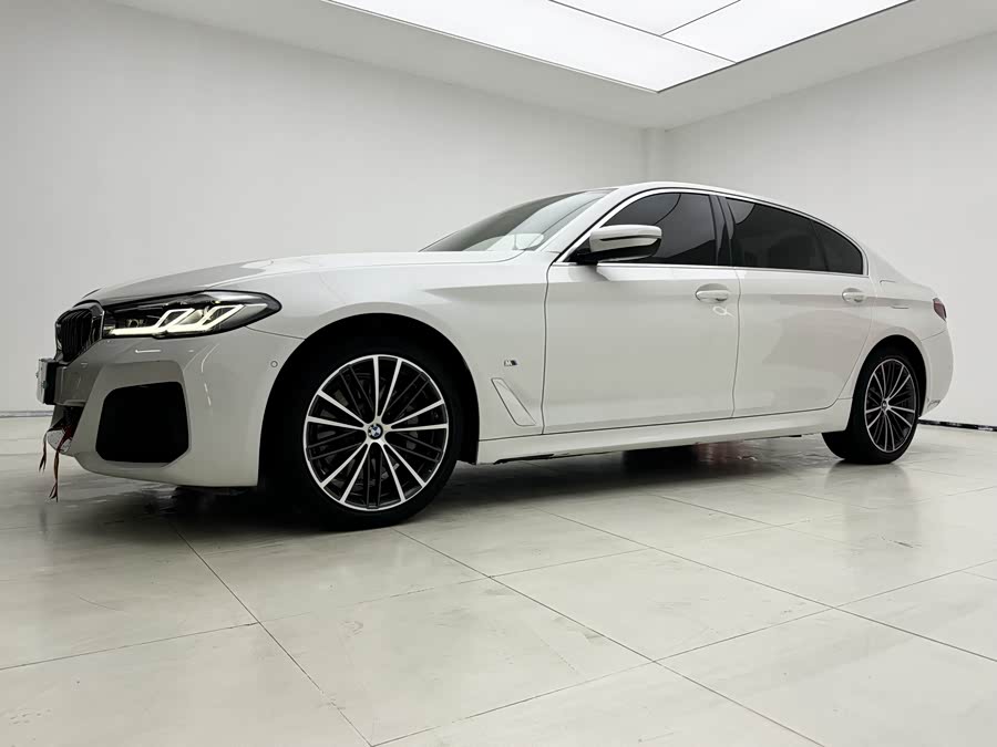 2021 BMW 5 Series 530Li Leading Edition M Sport Package