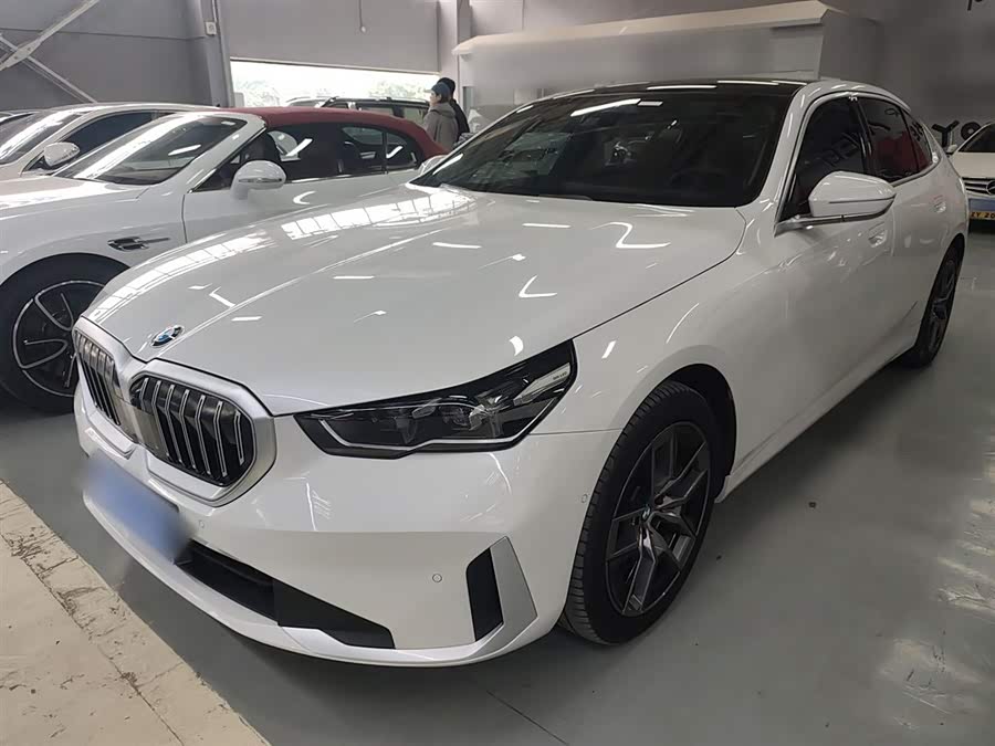 2024 BMW 5 Series 530Li Leading Luxury Package