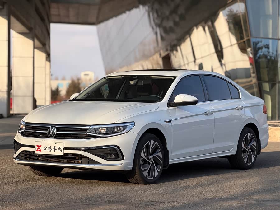 2023 Volkswagen Bora 300TSI DSG Premium Edition
