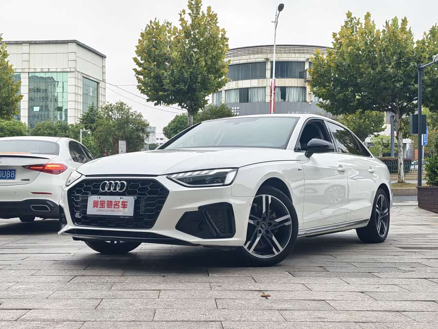 Audi A4L 2022 40 TFSI Luxury Dynamic