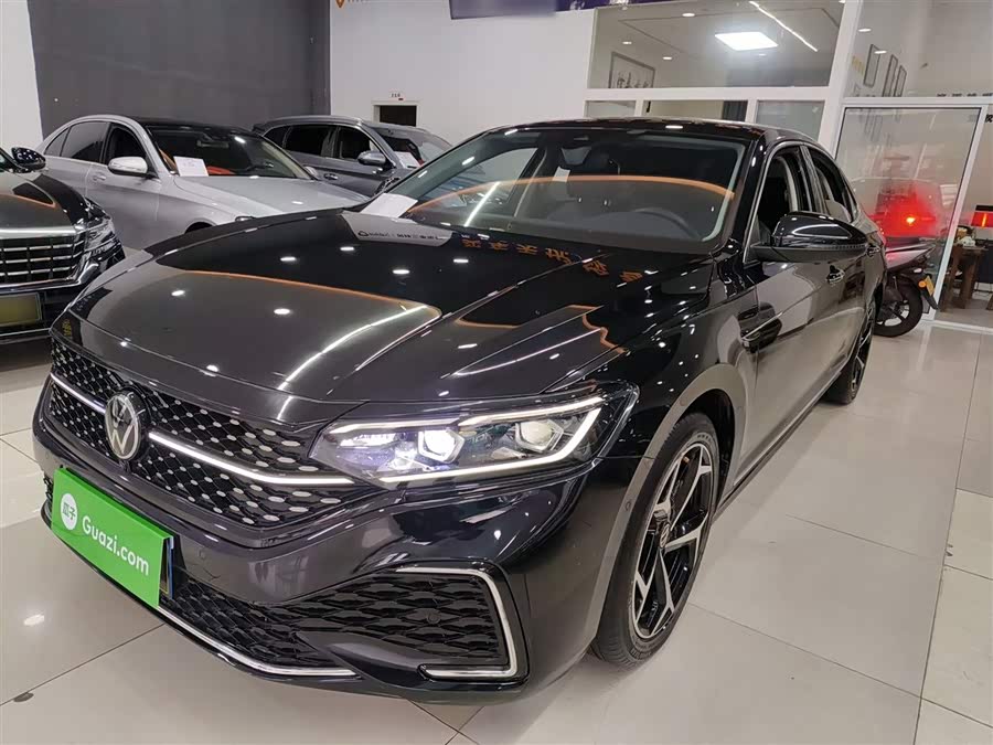 2023 Passat Facelift 330TSI Starry Sky Luxury Edition