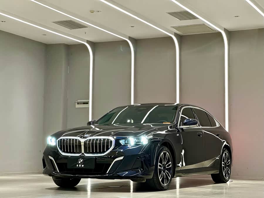 2024 BMW 5 Series 530Li Leading Edition M Sport Package