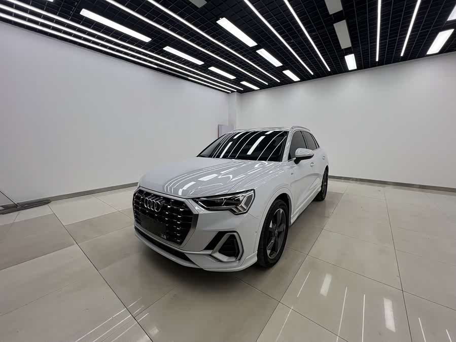 Audi Q3 2022 35 TFSI Fashion Dynamic Edition