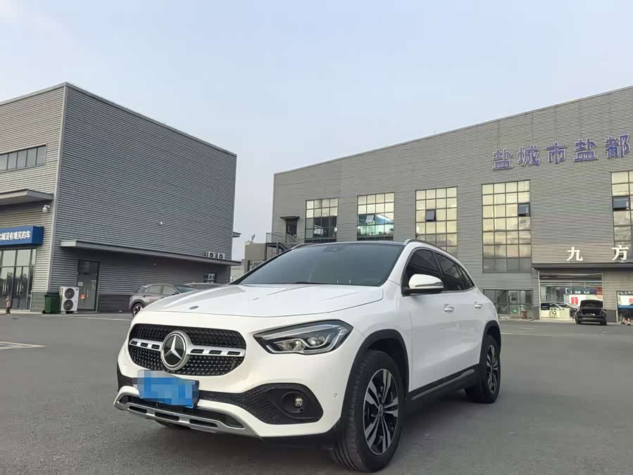 2023 Mercedes-Benz GLA 220