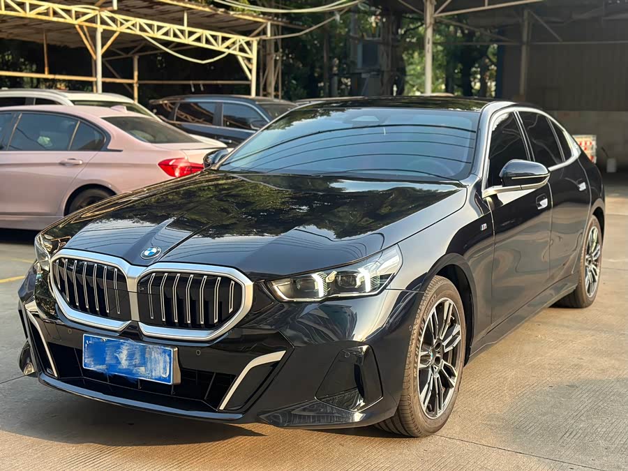 2025 BMW 5 Series 530Li Leading Edition M Sport Package