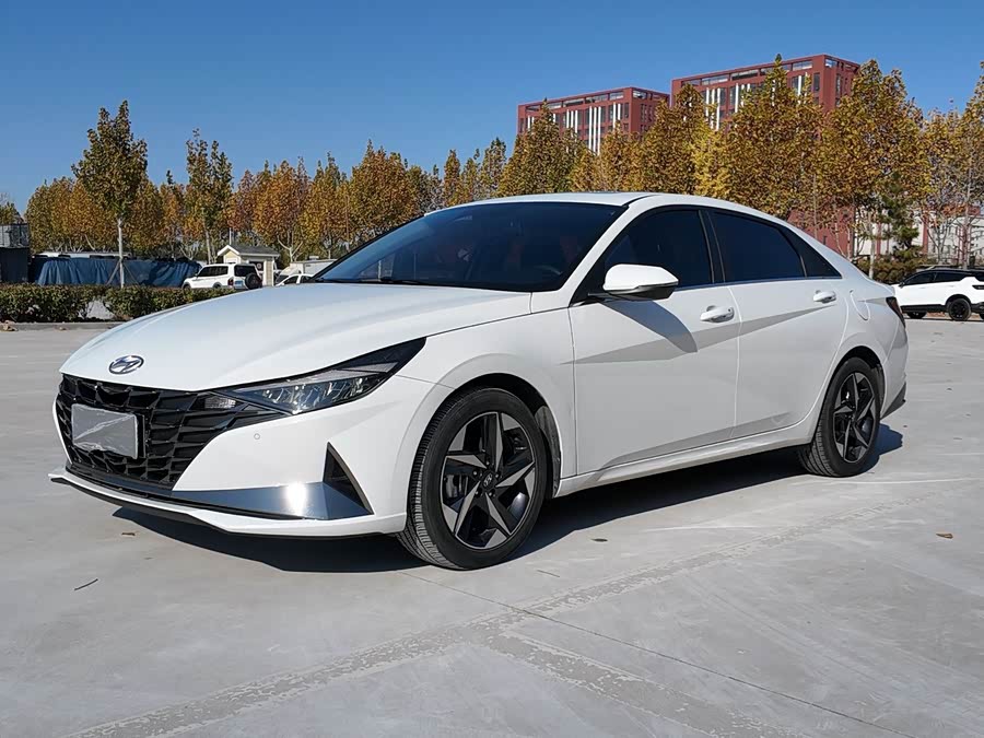 Hyundai Elantra 2022 1.5L CVT LUX Premium Edition