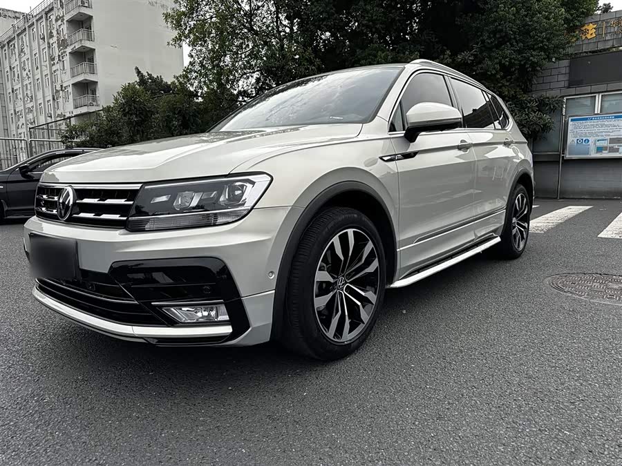 Tiguan L 2021 330TSI Automatic 2WD R-Line Premium Edition