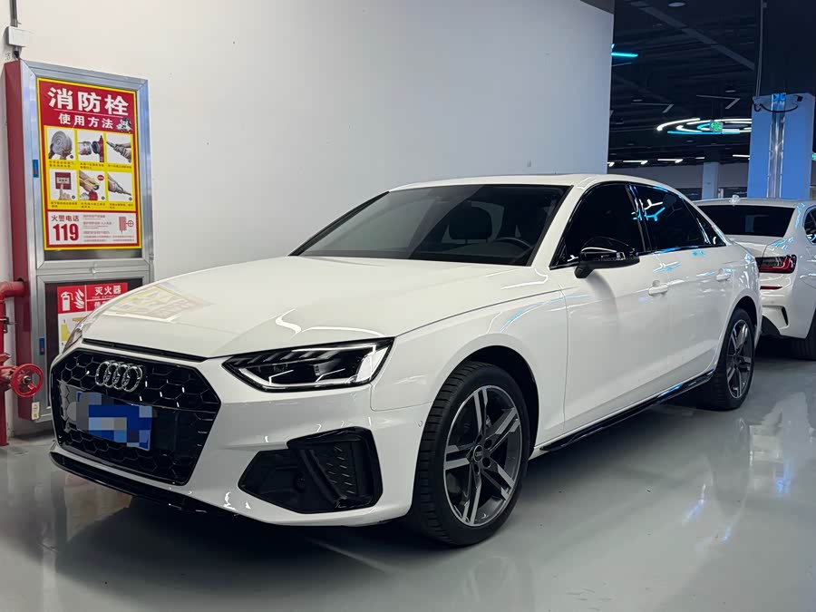 Audi A4L 2023 40 TFSI Fashion Dynamic Edition