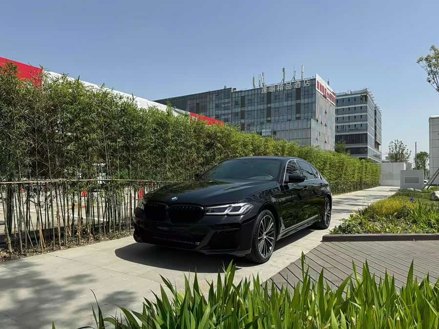 2022 BMW 5 Series 530Li Leading Edition M Sport Package