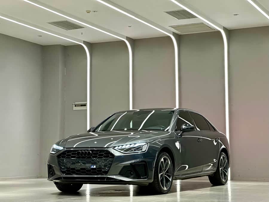 Audi A4L 2022 40 TFSI Luxury Dynamic