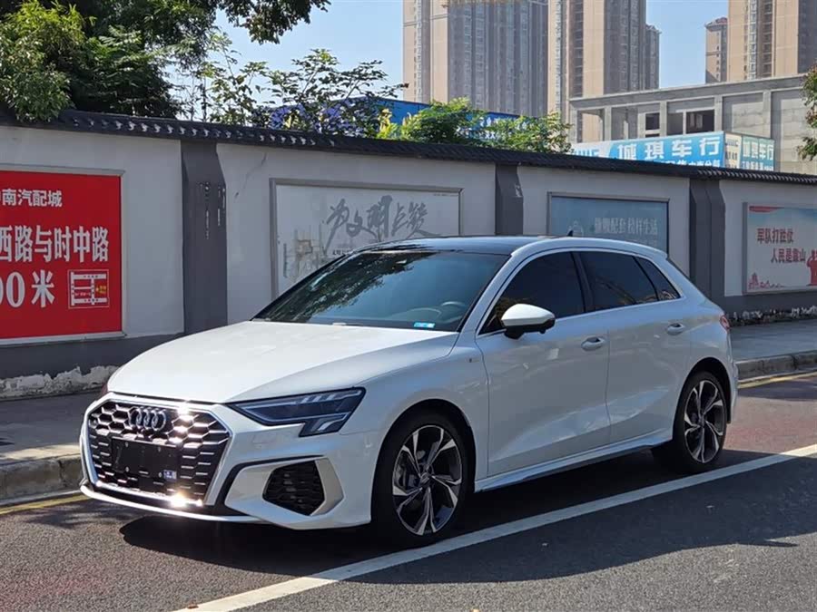 Audi A3 2021 Sportback 35 TFSI Luxury Sport