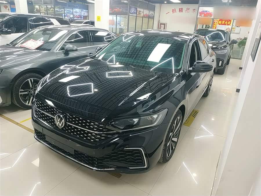 2022 Volkswagen Passat 330TSI Starry Sky Elite Edition