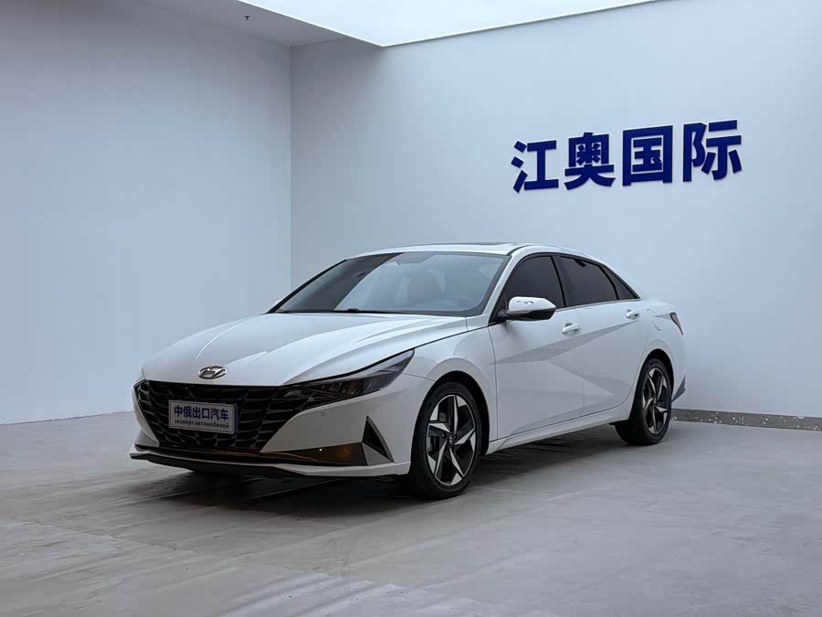 Hyundai Elantra 2022 1.5L CVT LUX Premium Edition