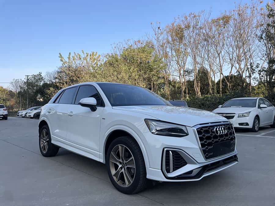Audi Q2L 2022 35 TFSI Luxury Elegance