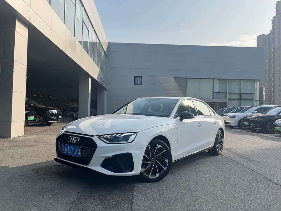 Audi A4L 2023 40 TFSI Luxury Dynamic