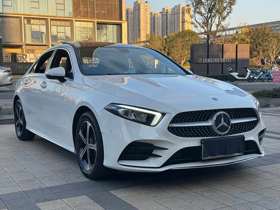 Mercedes-Benz A-Class 2022 Facelift II A 200 L Sport Sedan Fashion Edition