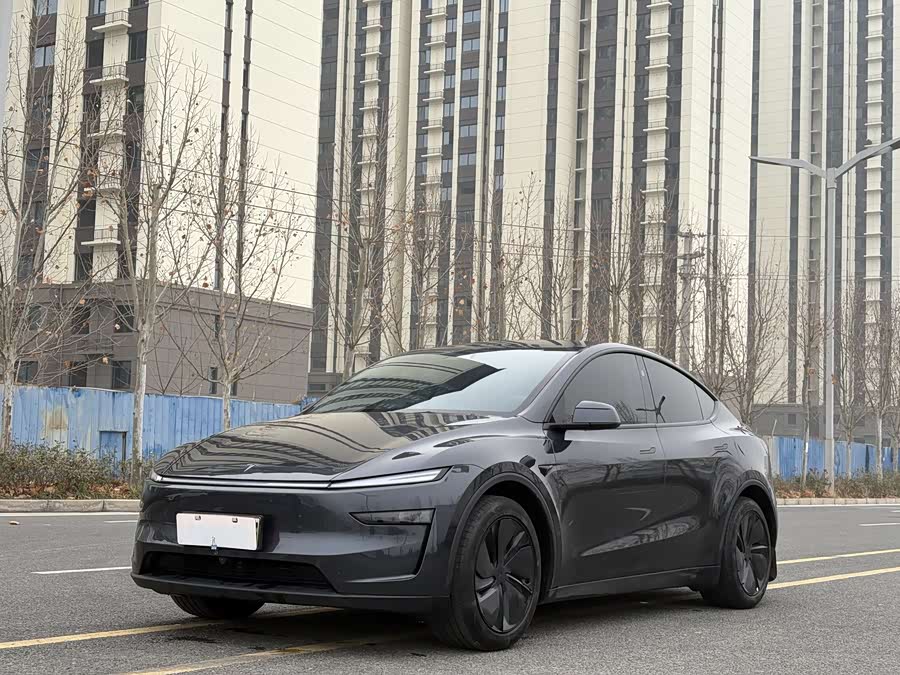Model Y 2025 Rear-Wheel Drive First Edition